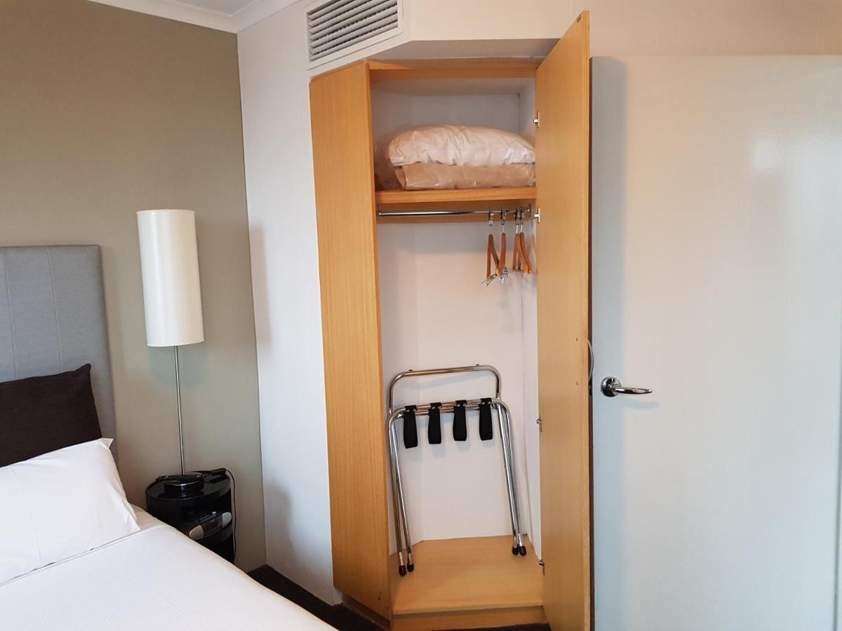 Parramatta Hotel Apartment Sydney Exterior photo