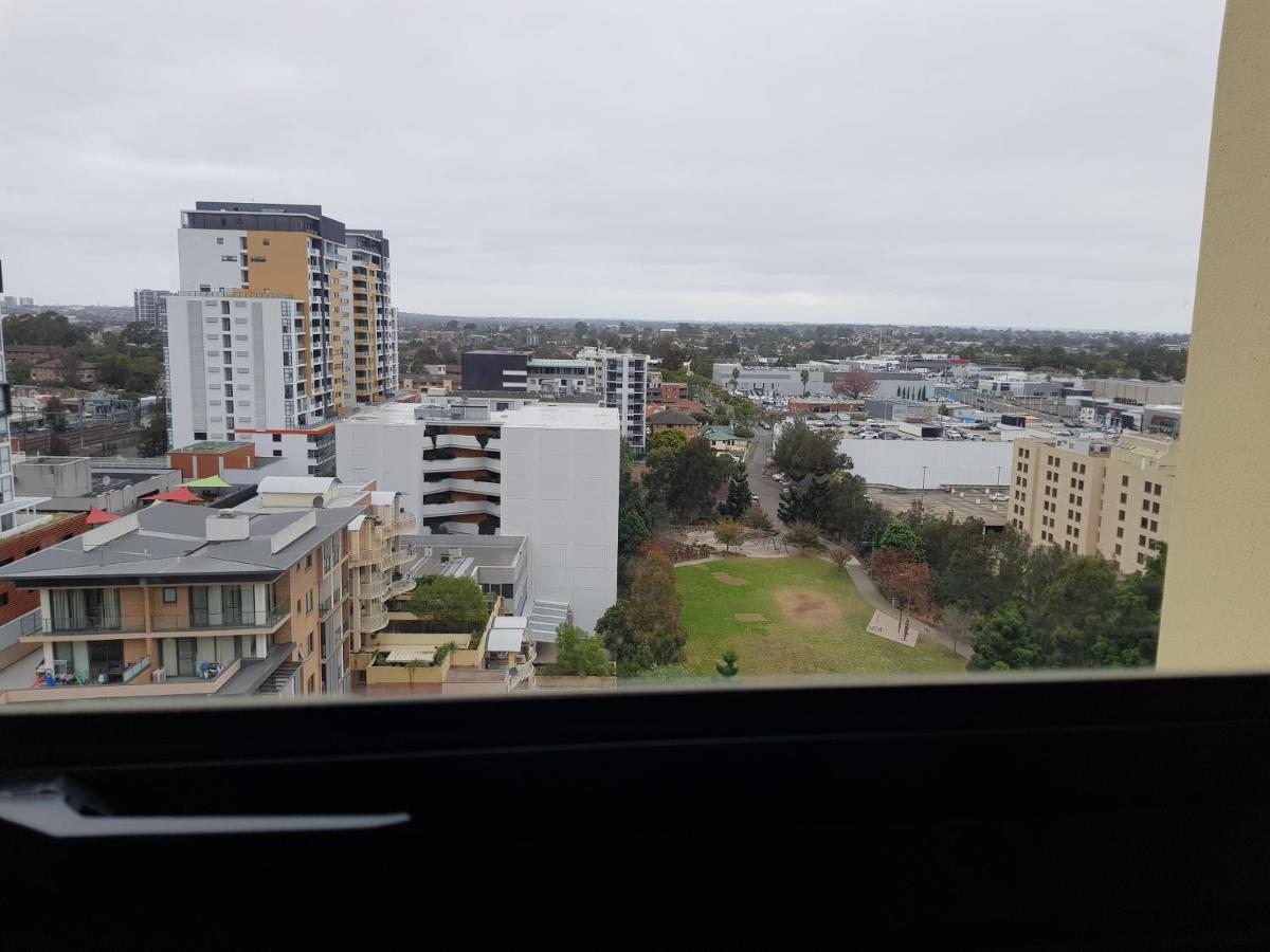 Parramatta Hotel Apartment Sydney Exterior photo